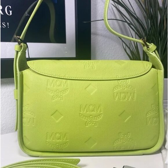 NWT MCM Aren Flap Hobo Bag in Embossed Monogram Leather - Picture 3 of 15